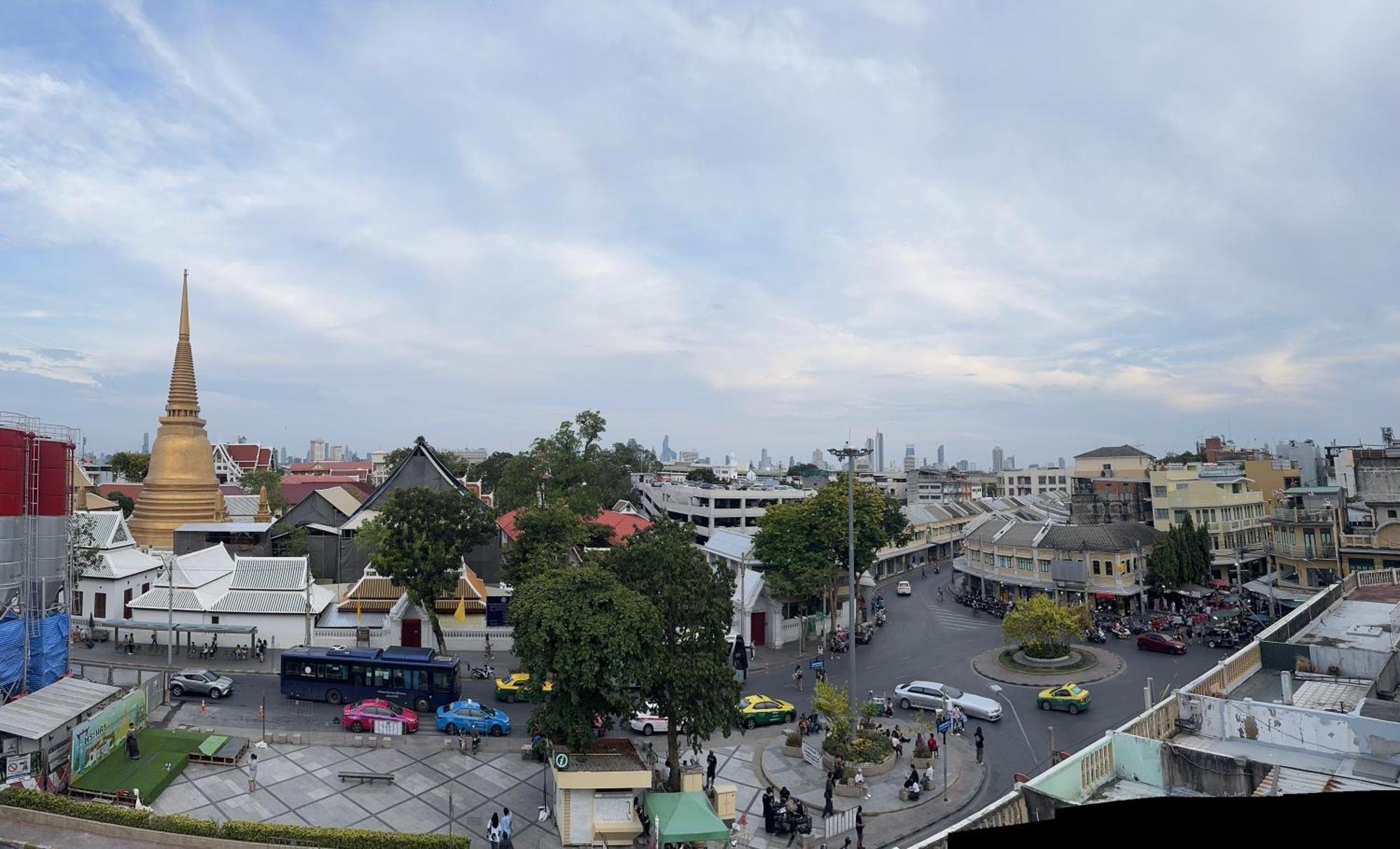 Bud Brew Beyond Dispensary And Hotel Bangkok Eksteriør bilde