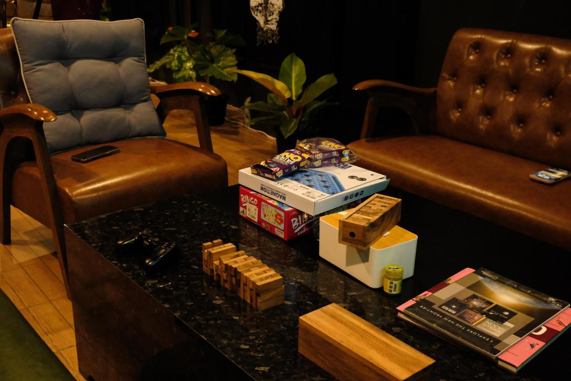 Bud Brew Beyond Dispensary And Hotel Bangkok Eksteriør bilde