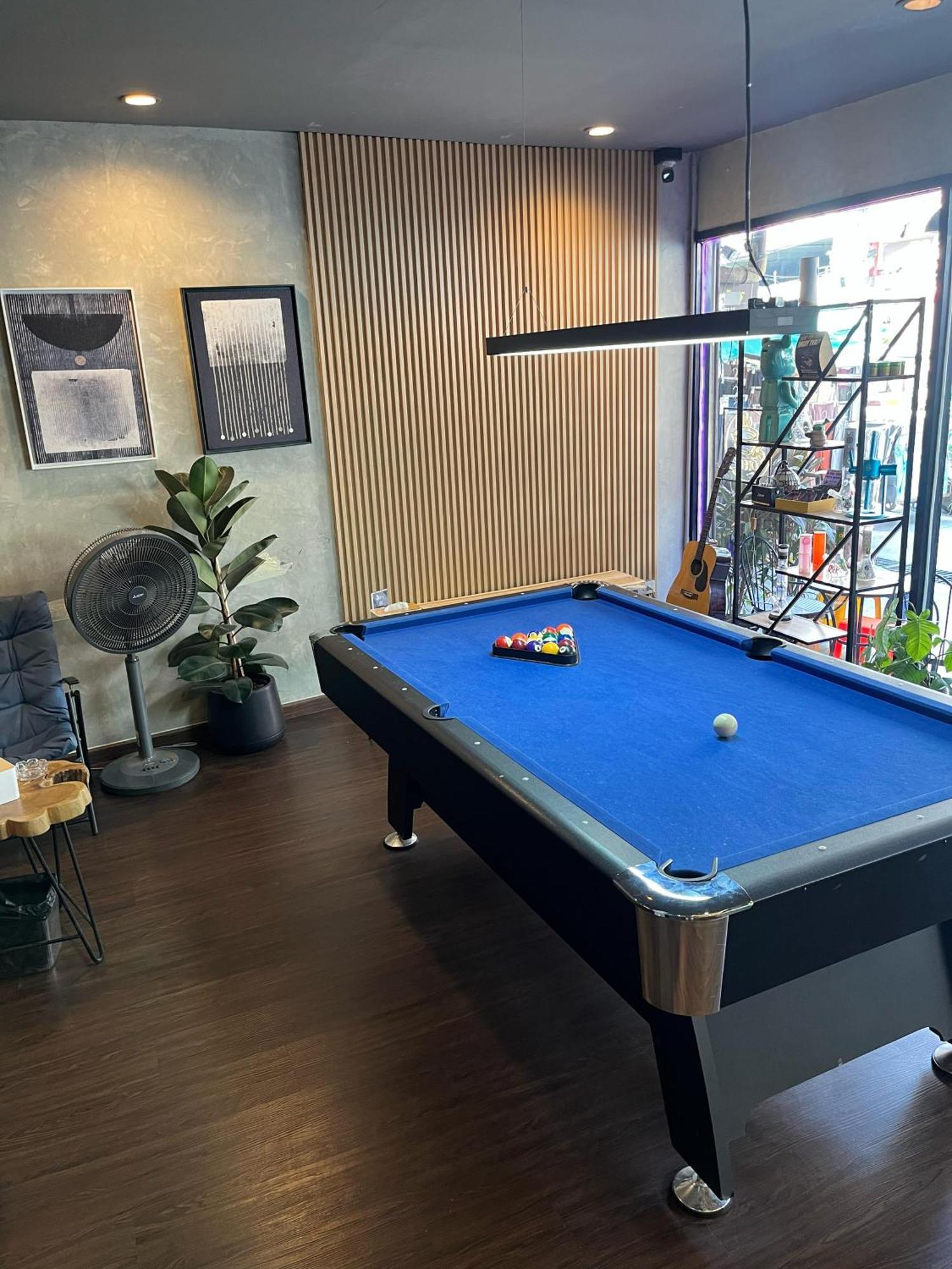 Bud Brew Beyond Dispensary And Hotel Bangkok Eksteriør bilde